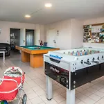 4 Person In *